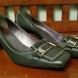 Cole Haan dark green heels sz 8